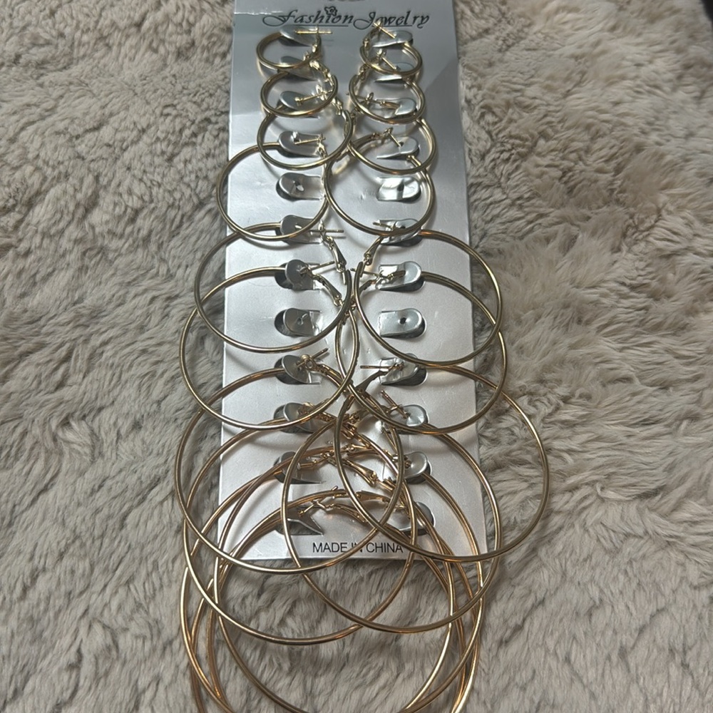 Gold like finish graduated hoops NWT perfect to wear and gift 10 pairs